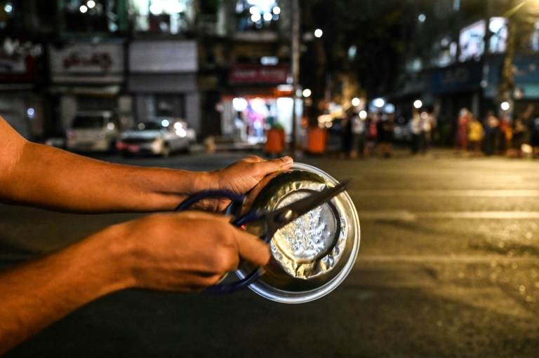 Myanmar junta threatens pot-banging protesters with treason » Capital News