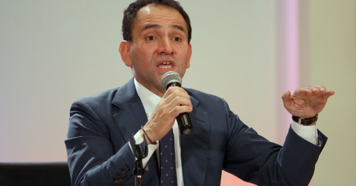 Mexico's finance minister tests positive for virus [ARTICLE]