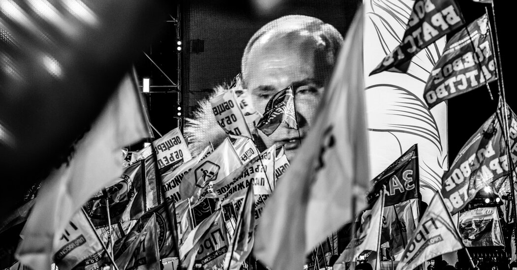 Opinion | Russia’s Putin Now Seems to Believe Conspiracy Theories