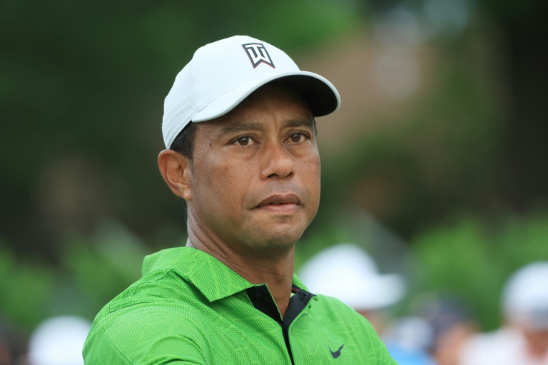 Tiger fades to last at rain-hit Southern Hills