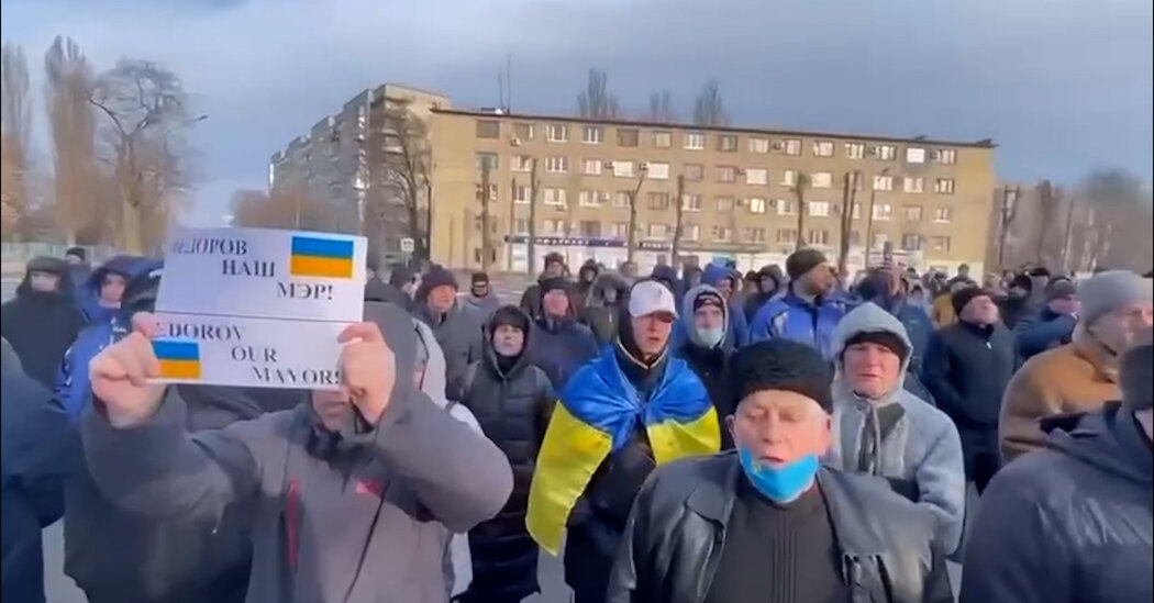 Kidnapping of Ukrainian Mayor in Melitopol Met With a Show of Resistance