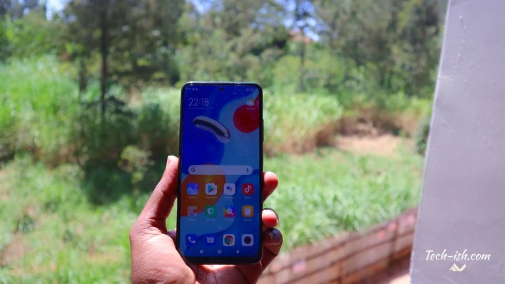Midrange Smartphones Vs High-end and Budget Smartphones; Where the lines overlap.