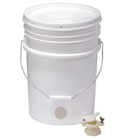 Honey bucket