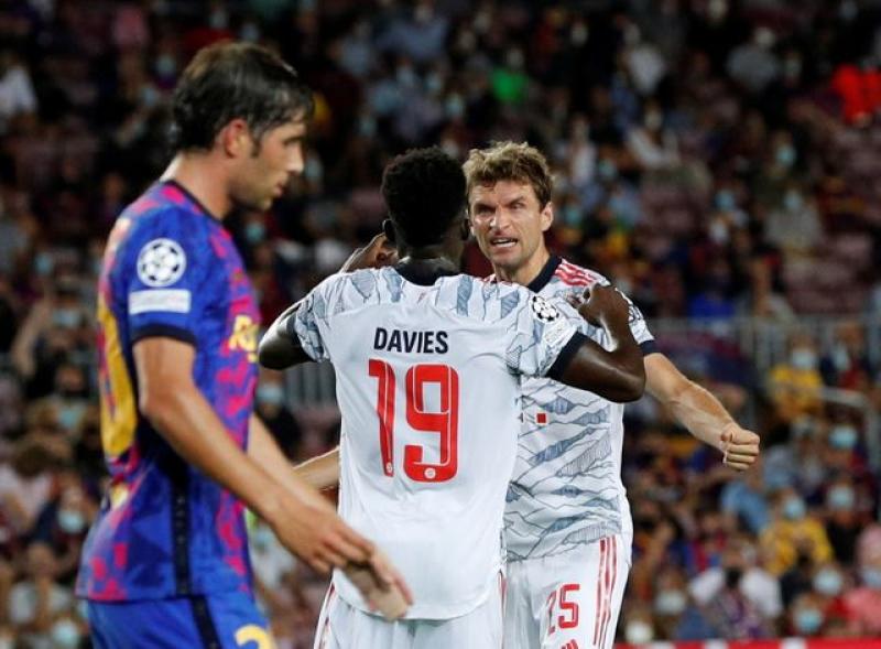Champions League: Lewandowski, Mueller propel dominant Bayern to easy win at Barca : The standard Sports