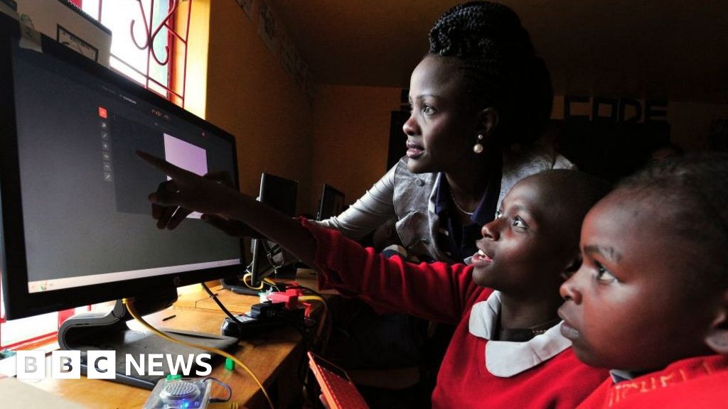 Coronavirus: Kenyan schools to remain closed until 2021