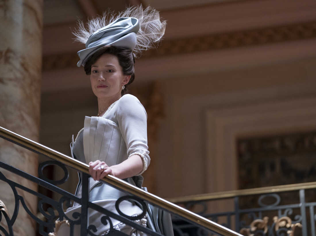 carrie coon biography