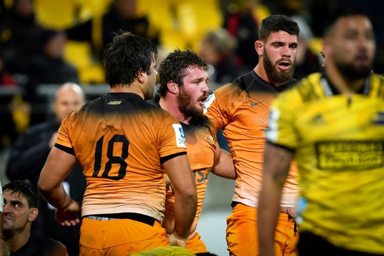 Bulls beat Rebels as Jaguares blow away Hurricanes