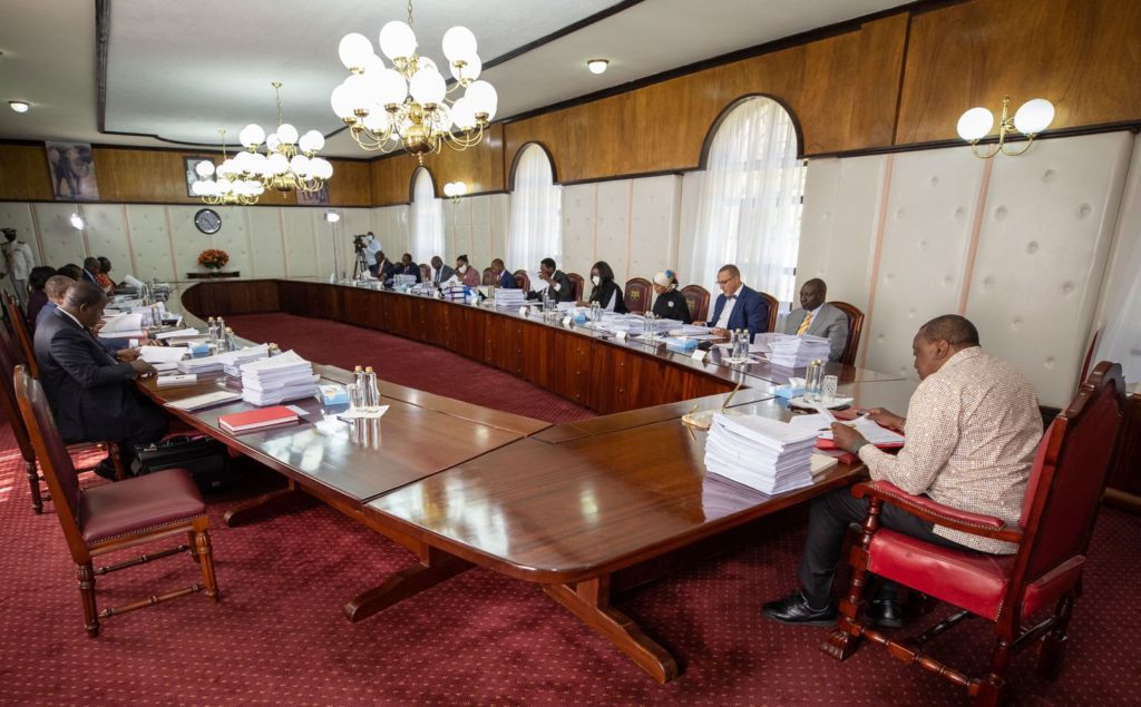 President Kenyatta chairs full Cabinet meeting attended by DP Ruto
