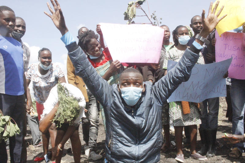 Scores injured in confrontation between police and squatters at Mlolongo