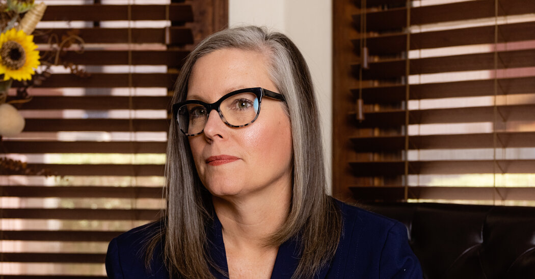 In Arizona, G.O.P. Lawmakers Strip Power From a Democrat
