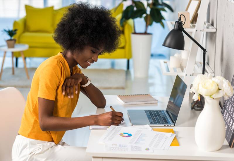 Reasons why more people prefer working from home Eve woman