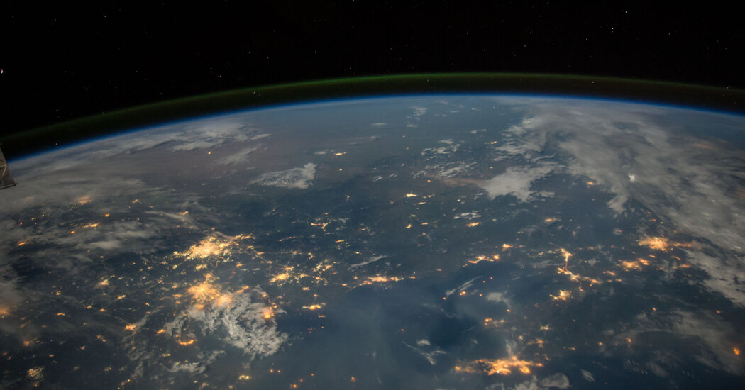 Opinion | Would Russia or China Help Us if We Were Invaded by Space Aliens?