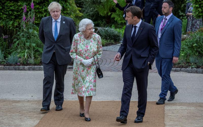 Queen Elizabeth gets Jubilee gift of a horse from France's Macron