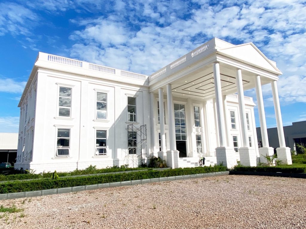 Meet the tycoon who built his own white house and why he chose it.