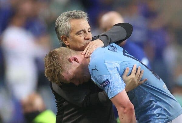 Kevin De Bruyne left the field in tears in the second half, unable to go on after a violent collision in midfield.