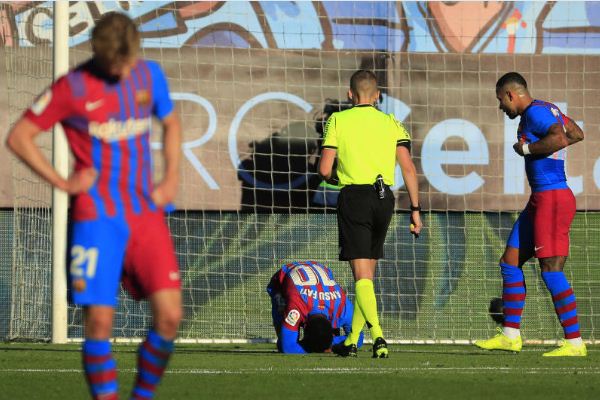 Barcelona draw 3-3 at Celta Vigo after stunning second-half collapse : The standard Sports