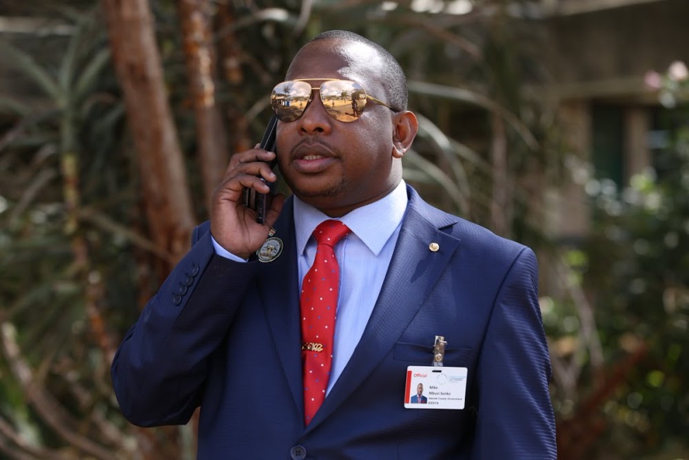 Suspended city urban planning officer sneaks back to office – Weekly Citizen