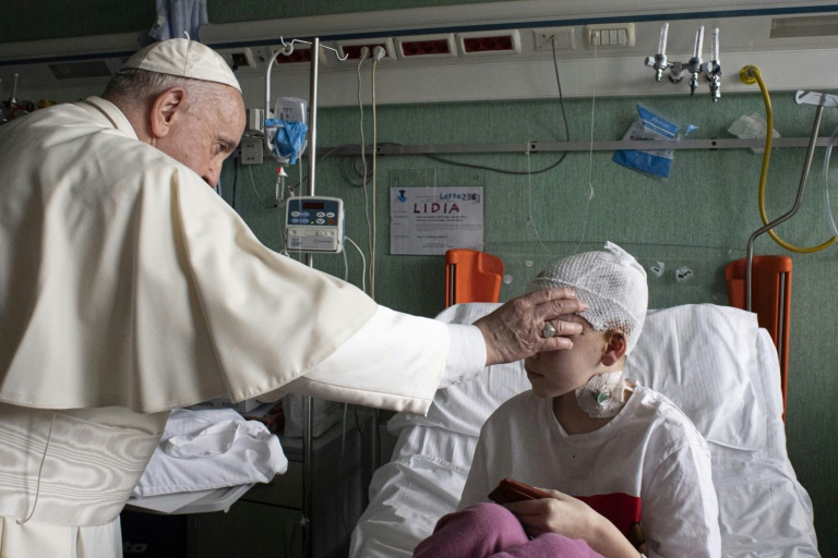 Pope visits Ukrainian children at Vatican hospital » Capital News