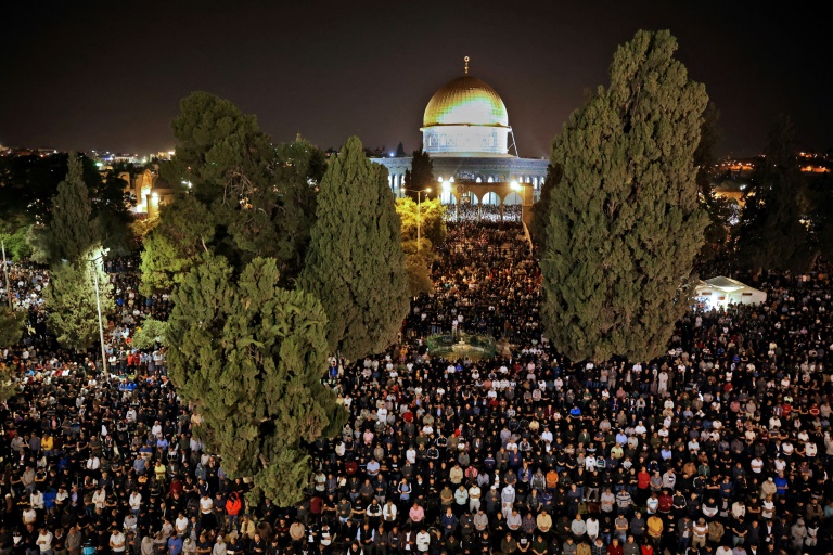 Dozens hurt in fresh clashes at Jerusalem's Al-Aqsa site » Capital News