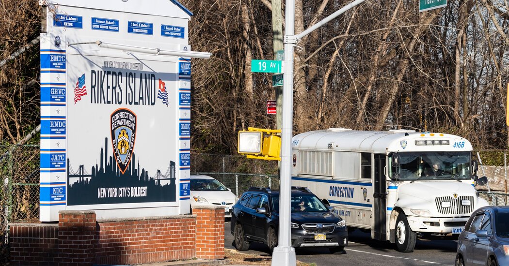 Rikers Still ‘Unstable and Unsafe’ Under New Jails Chief, Watchdog Says