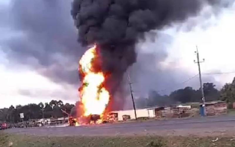 Lorry bursts into flames, killing five in Webuye [Photos]