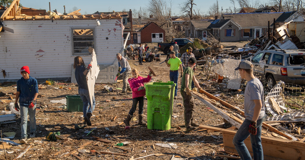 Jail Officer Who Led Others to Safety Is Among the 74 Killed in Tornadoes