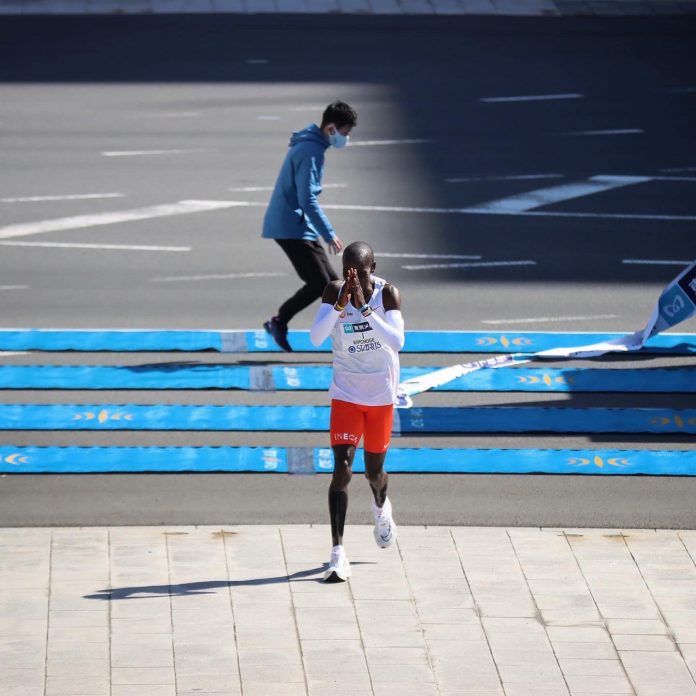 Kipchoge Smashes Tokyo Marathon in Record Time