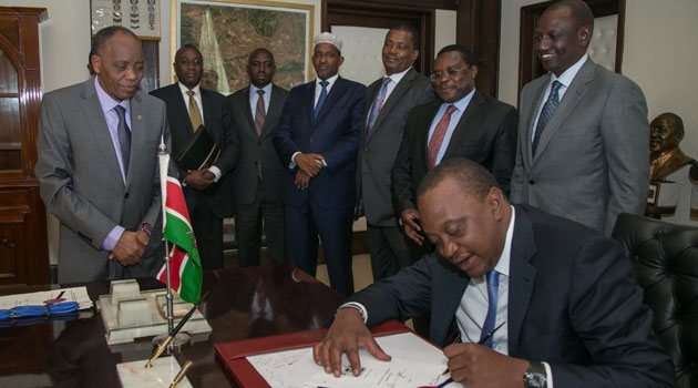 Sex scams rock Uhuru’s cabinet – Weekly Citizen