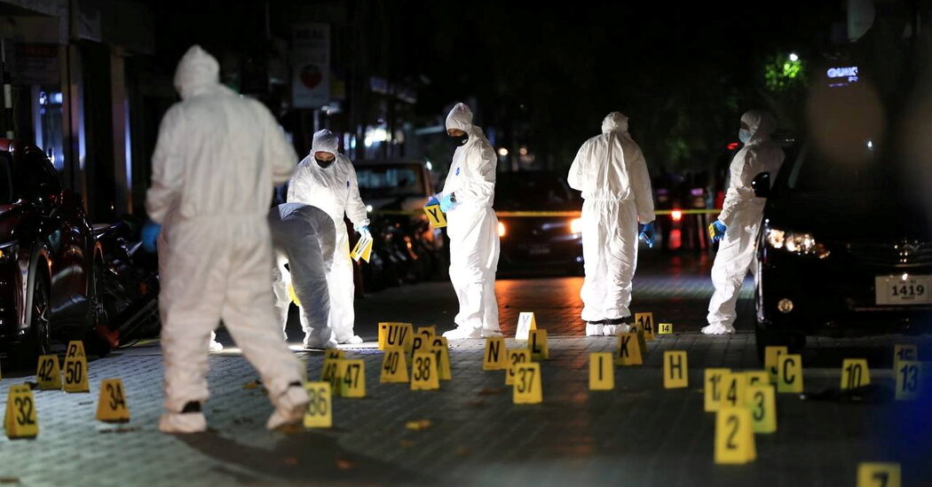 Former Maldives President Is Critically Injured in Bombing