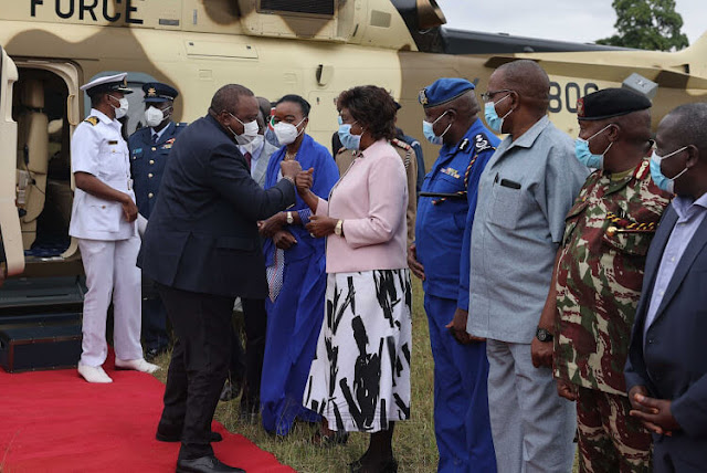 President Uhuru Kenyatta arrives in Kitui photo