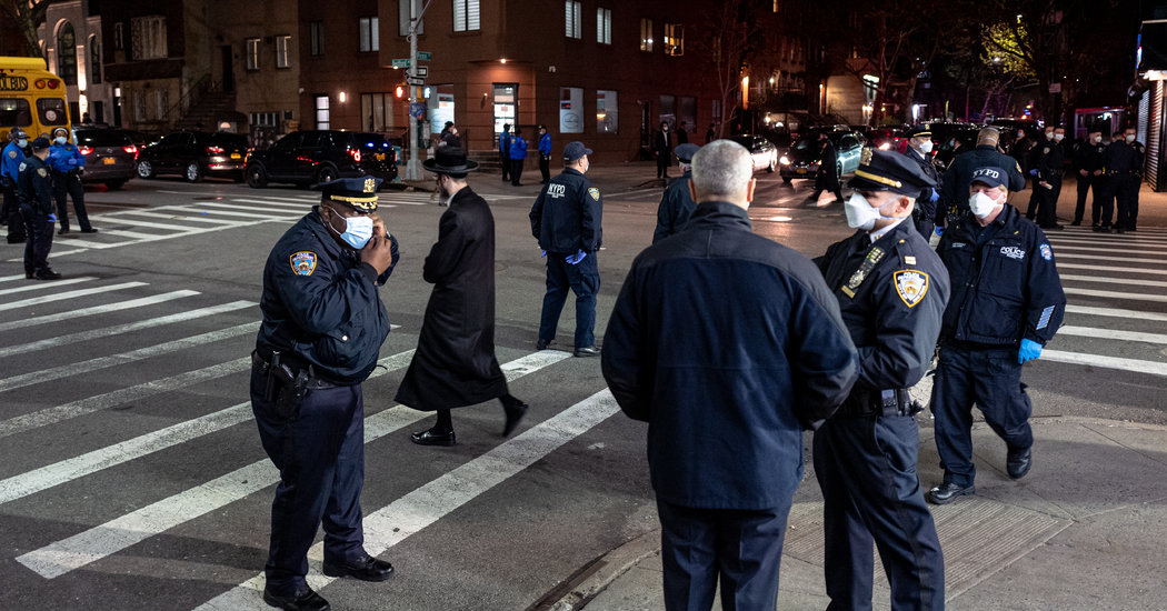 De Blasio Breaks Up Rabbi’s Funeral and Lashes Out Over Virus Distancing