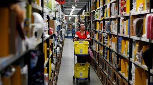 US jobless claims rise again amid Delta, hurricane