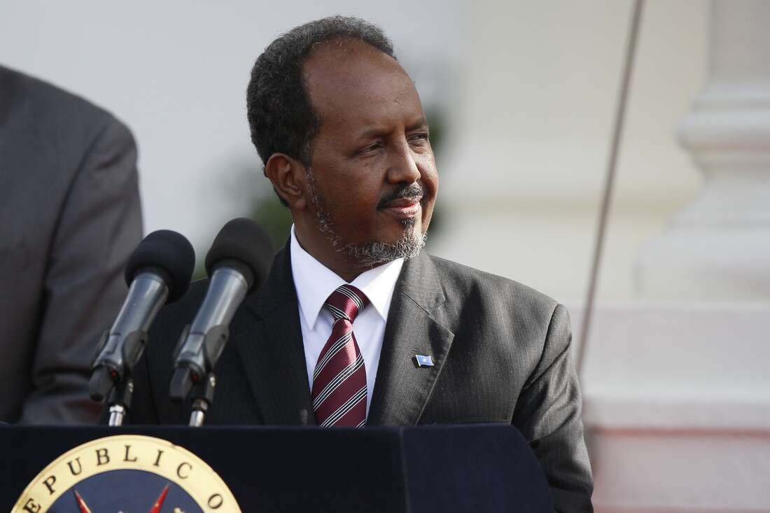 Somalia ex-President Mohamoud sworn in after victory