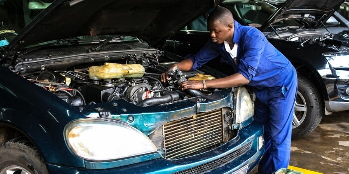 Signs That Show Your Car Engine is About to Fail