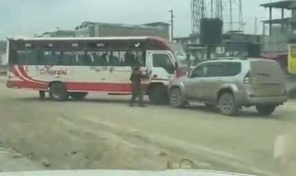Matatu Driver Flees After Hitting Prado [VIDEO]