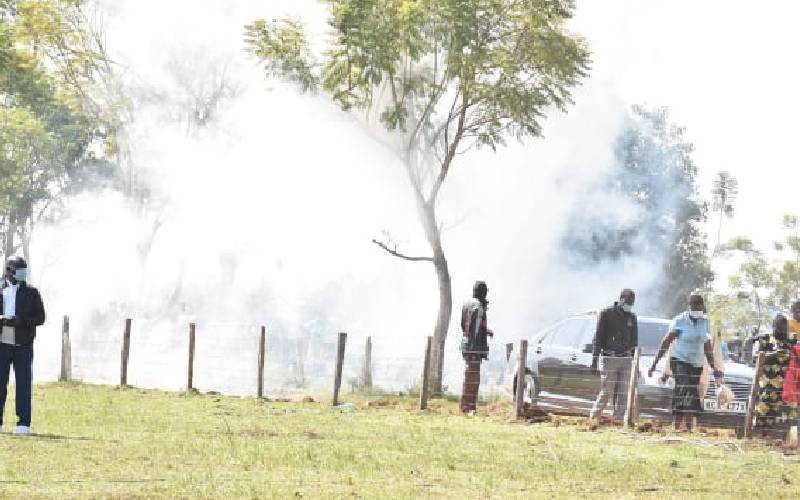 Police lob teargas to disperse mourners at Jakoyo Midiwo’s burial