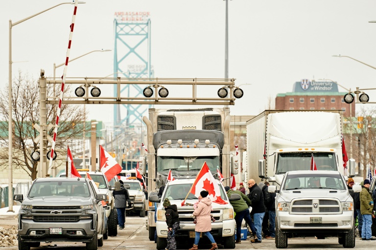 Canada truckers block new border crossing, fuel copycat protests » Capital News