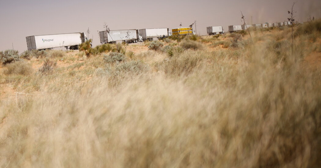 As Texas Snarls Traffic at Border, Mexican Truckers Form Blockade