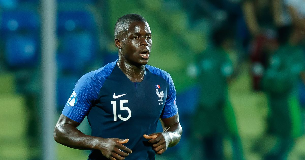 Arsenal star signs fresh deal as Edu and Raul Sanllehi opens transfer talks for free agent