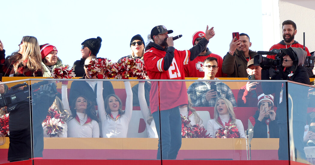 ‘I Have No Idea What You Just Said’: Concert Drowns Out A.F.C. Halftime Analysis