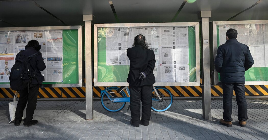 Ukraine Live Updates: 130 Rescued From Theater Rubble; Fates of Hundreds More Unknown
