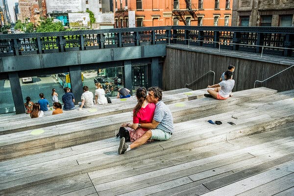 A virtually empty High Line can be wonderfully disorienting.