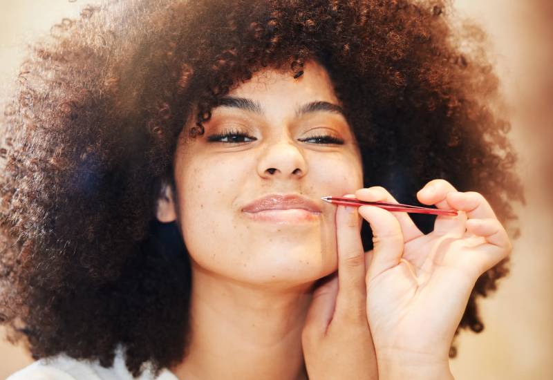 How to remove unwanted facial hair Eve woman