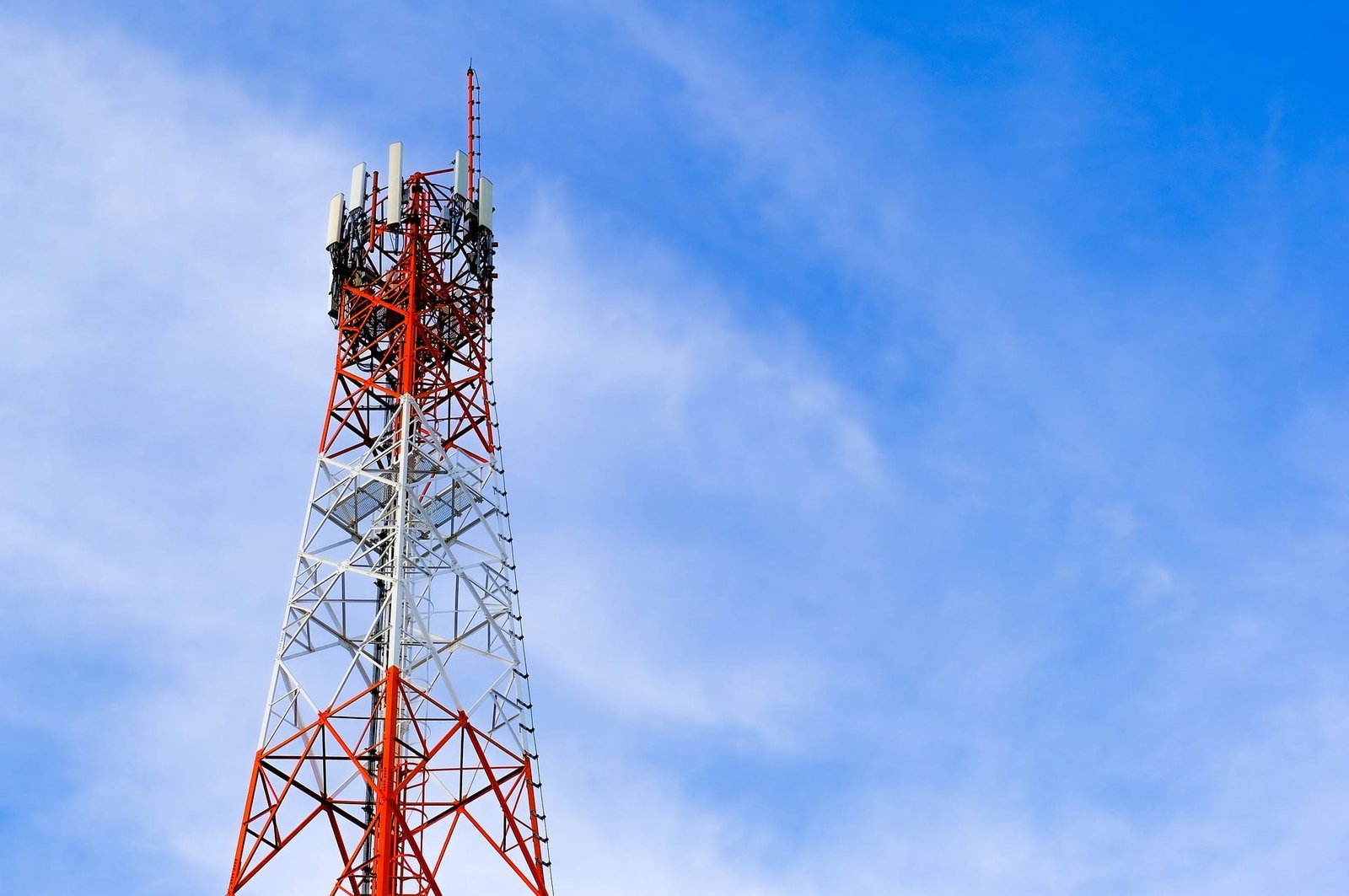 BluePeak Private Capital invests in ieng