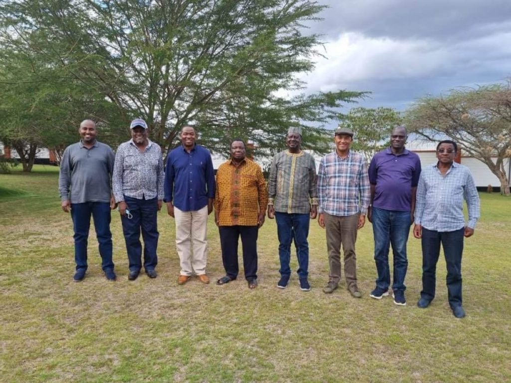 Atwoli hosts Raila, Murathe and Team Azimio for lunch » Capital News