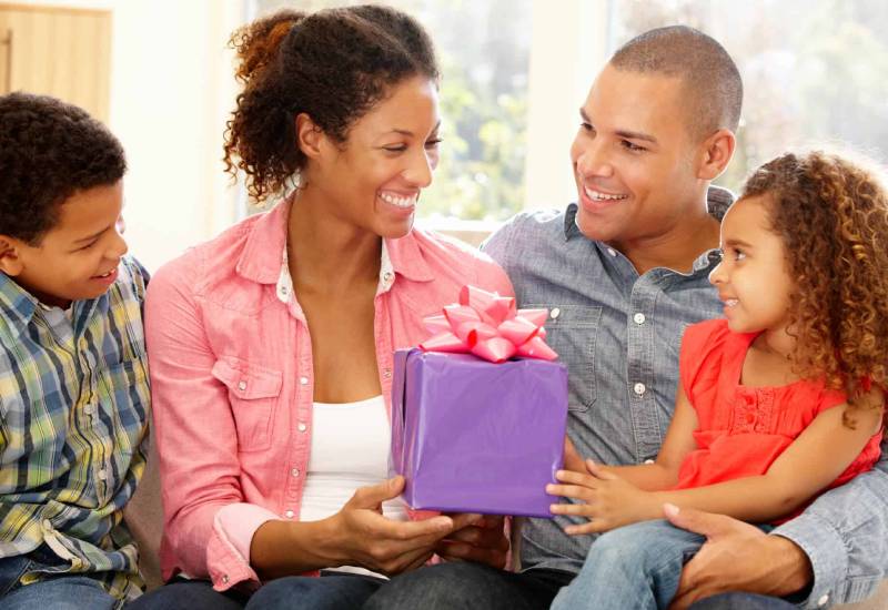 How you can help children appreciate mother's day Eve woman