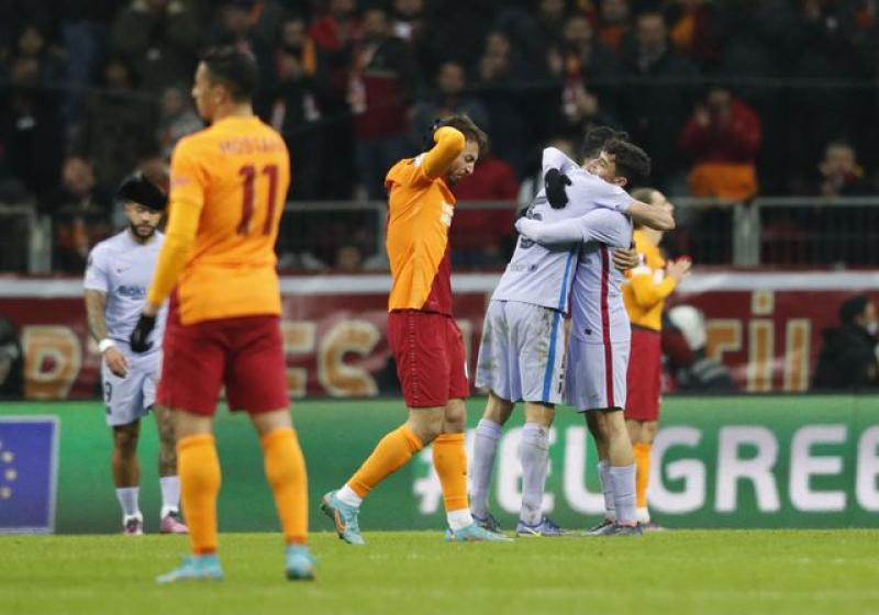 Barcelona fight back to reach Europa League quarter-finals : The standard Sports