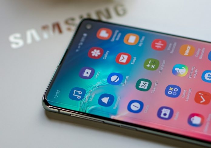 Samsung Device That Lets You Own The night And Dominate The Day