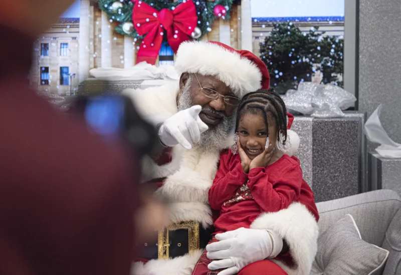 Is the myth of Santa Claus good for children? Eve woman