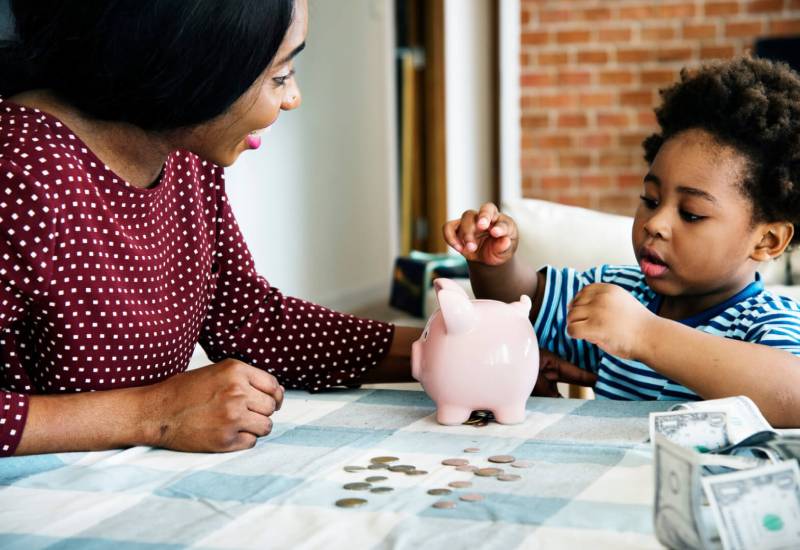 How to teach your children about saving money Eve woman